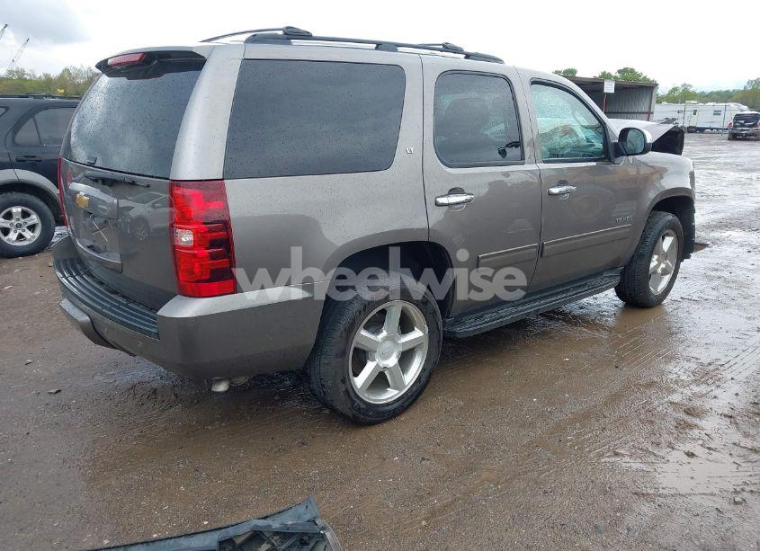 Photo 4 of 2013 Chevrolet Tahoe LT (VIN 1GNSCBE0XDR357490)