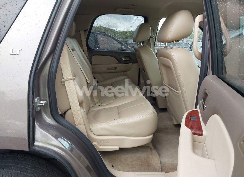 Photo 8 of 2013 Chevrolet Tahoe LT (VIN 1GNSCBE0XDR357490)