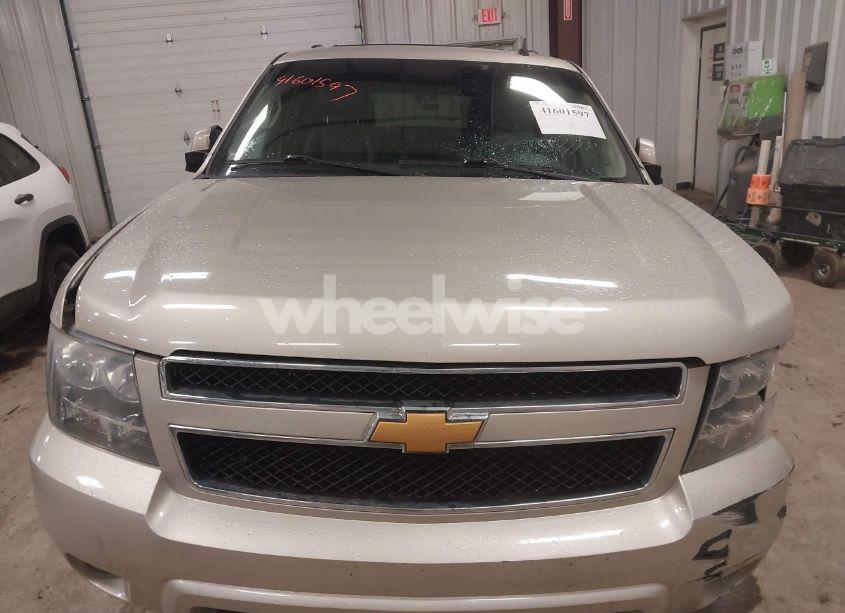 Photo 13 of 2014 Chevrolet Tahoe LT (VIN 1GNSCBE0XER189402)