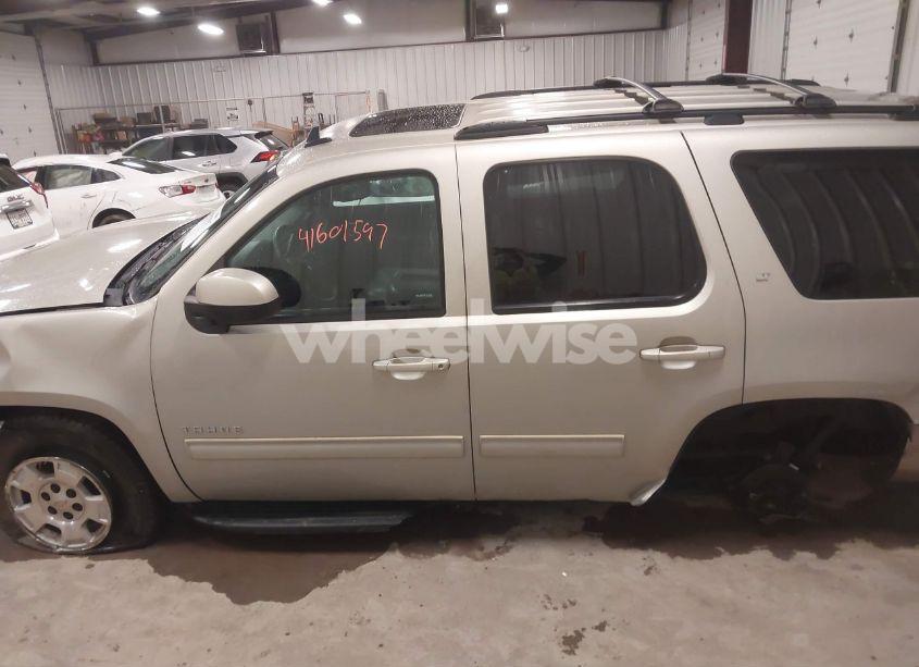 Photo 15 of 2014 Chevrolet Tahoe LT (VIN 1GNSCBE0XER189402)