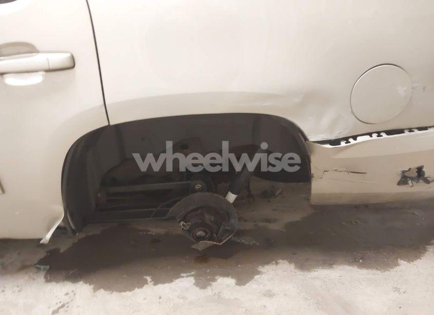 Photo 18 of 2014 Chevrolet Tahoe LT (VIN 1GNSCBE0XER189402)