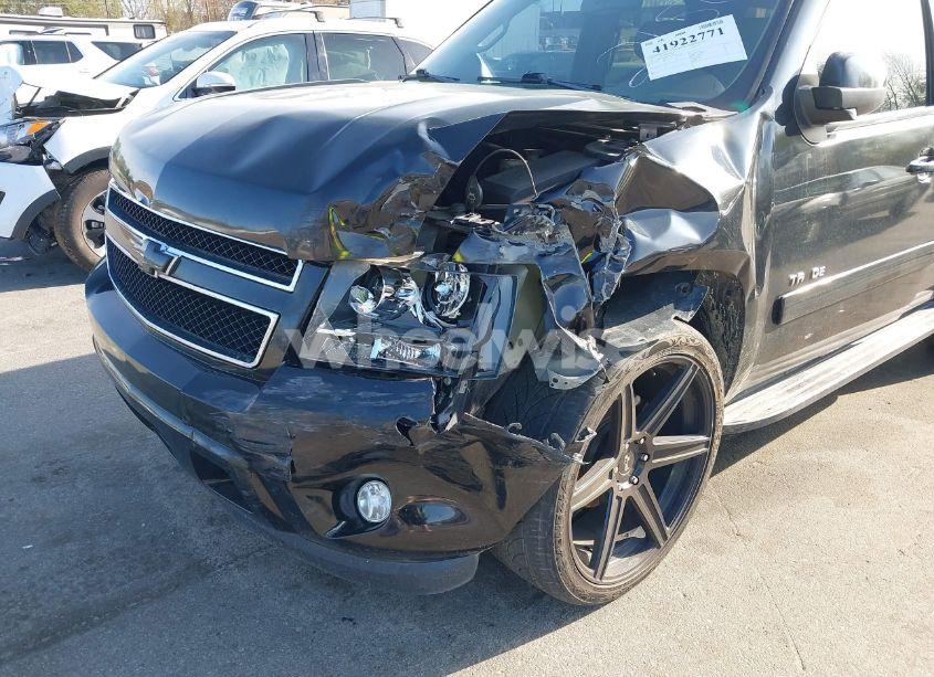 Photo 6 of 2014 Chevrolet Tahoe LT (VIN 1GNSCBE0XER202150)