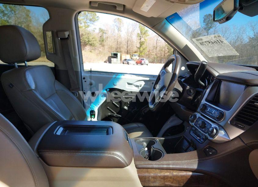 Photo 5 of 2015 Chevrolet Tahoe LT (VIN 1GNSCBKC0FR586780)