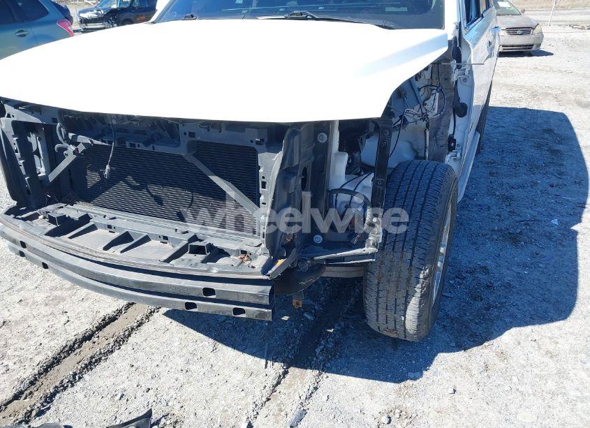 Photo 6 of 2015 Chevrolet Tahoe LT (VIN 1GNSCBKC0FR586780)