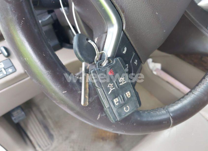 Photo 11 of 2015 Chevrolet Tahoe LT (VIN 1GNSCBKC0FR739951)