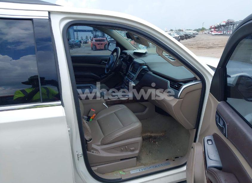 Photo 5 of 2015 Chevrolet Tahoe LT (VIN 1GNSCBKC0FR739951)