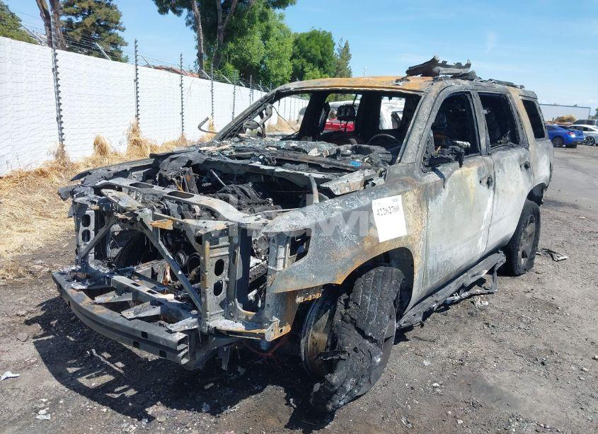 Photo 2 of 2016 Chevrolet Tahoe LT (VIN 1GNSCBKC0GR163943)