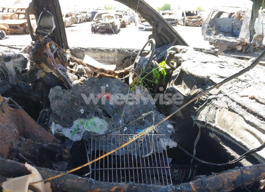 Photo 5 of 2016 Chevrolet Tahoe LT (VIN 1GNSCBKC0GR163943)