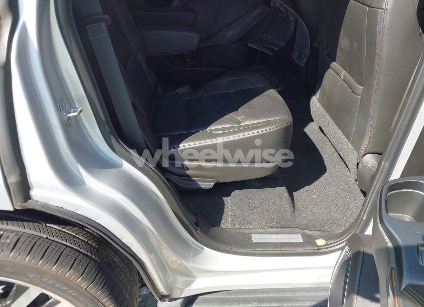 Photo 8 of 2019 Chevrolet Tahoe LT (VIN 1GNSCBKC0KR240660)