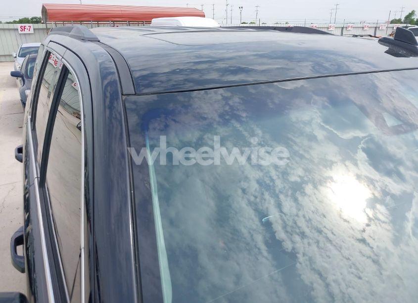 Photo 17 of 2019 Chevrolet Tahoe LT (VIN 1GNSCBKC0KR275635)