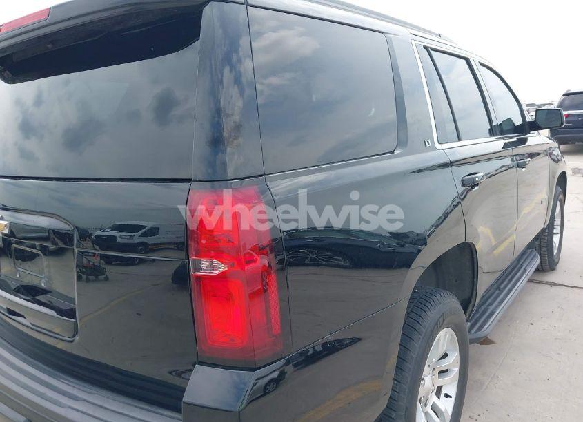Photo 18 of 2019 Chevrolet Tahoe LT (VIN 1GNSCBKC0KR275635)