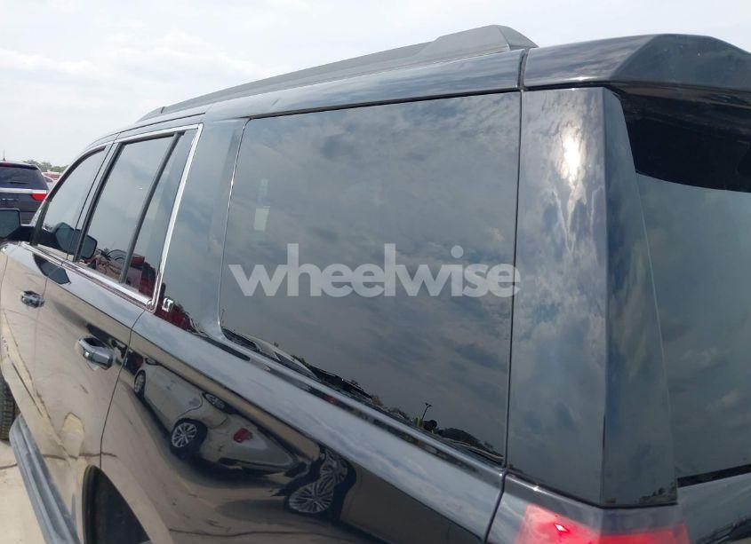 Photo 19 of 2019 Chevrolet Tahoe LT (VIN 1GNSCBKC0KR275635)