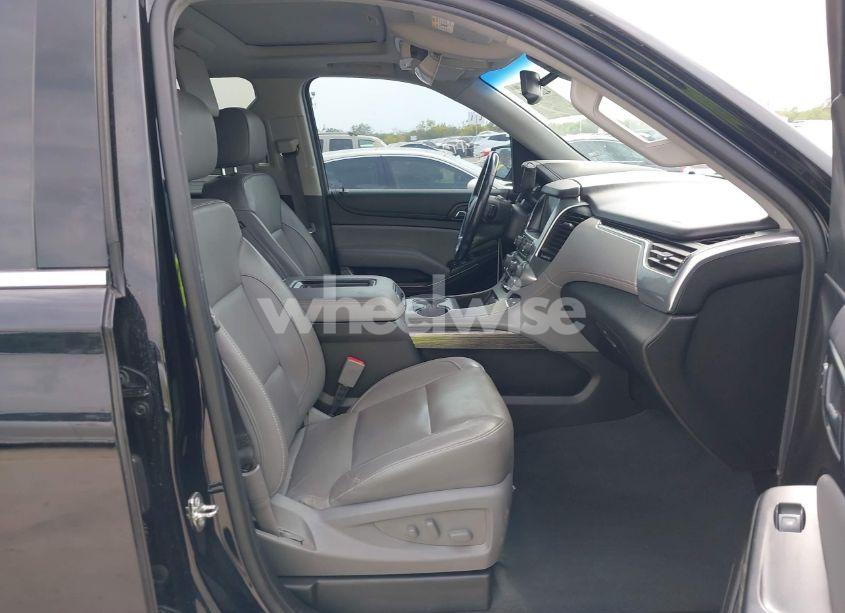 Photo 5 of 2019 Chevrolet Tahoe LT (VIN 1GNSCBKC0KR275635)