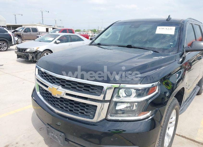 Photo 6 of 2019 Chevrolet Tahoe LT (VIN 1GNSCBKC0KR275635)