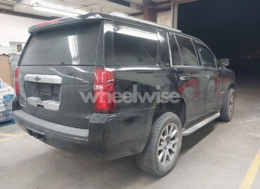 Photo 4 of 2015 Chevrolet Tahoe LT (VIN 1GNSCBKC1FR228488)