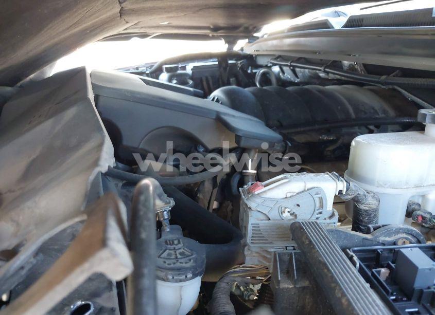 Photo 10 of 2017 Chevrolet Tahoe LT (VIN 1GNSCBKC1HR403647)