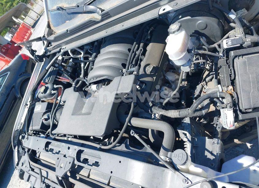 Photo 10 of 2015 Chevrolet Tahoe LT (VIN 1GNSCBKC2FR182976)