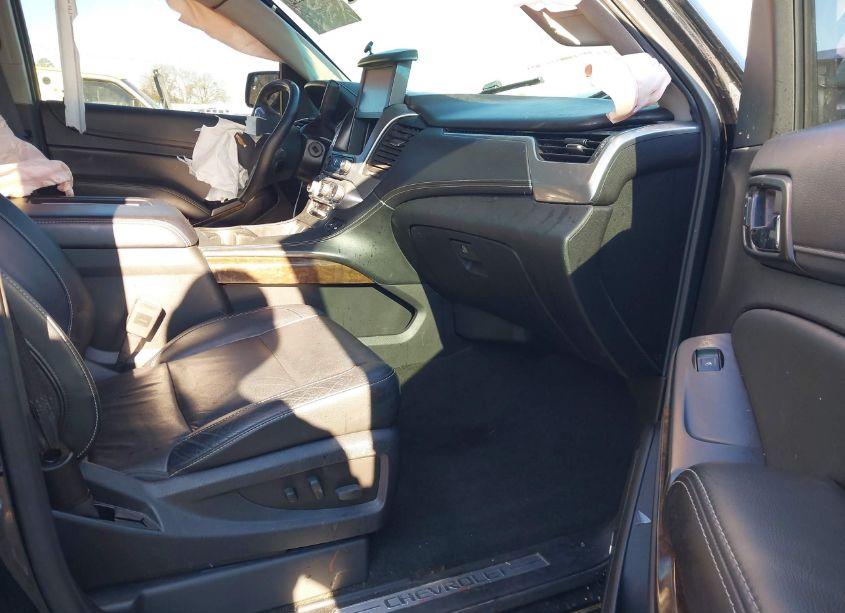 Photo 5 of 2016 Chevrolet Tahoe LT (VIN 1GNSCBKC2GR352321)