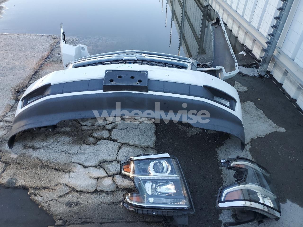 Photo 13 of 2017 CHEVROLET TAHOE C1500 LT (VIN 1GNSCBKC2HR339330)