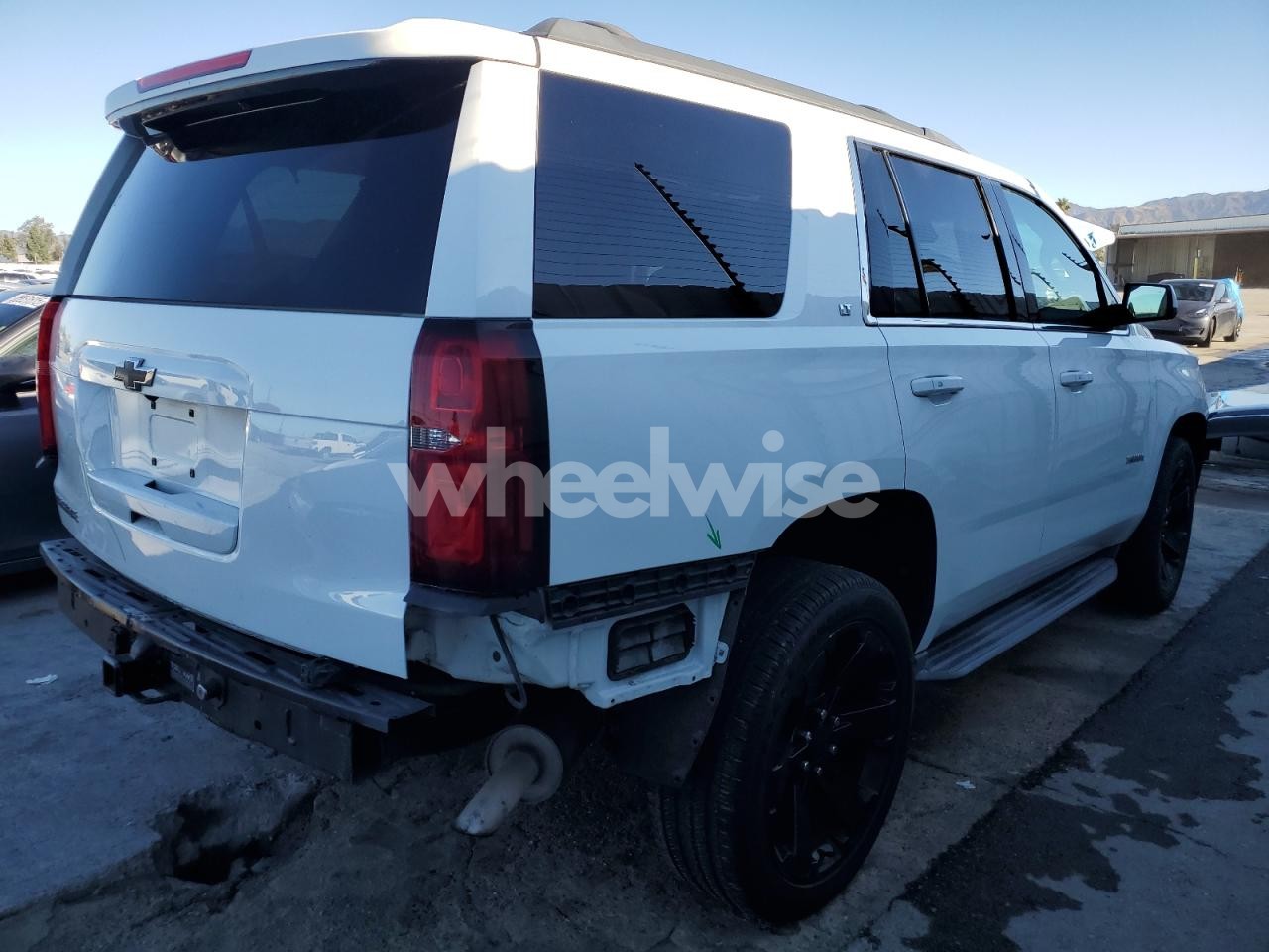 Photo 3 of 2017 CHEVROLET TAHOE C1500 LT (VIN 1GNSCBKC2HR339330)
