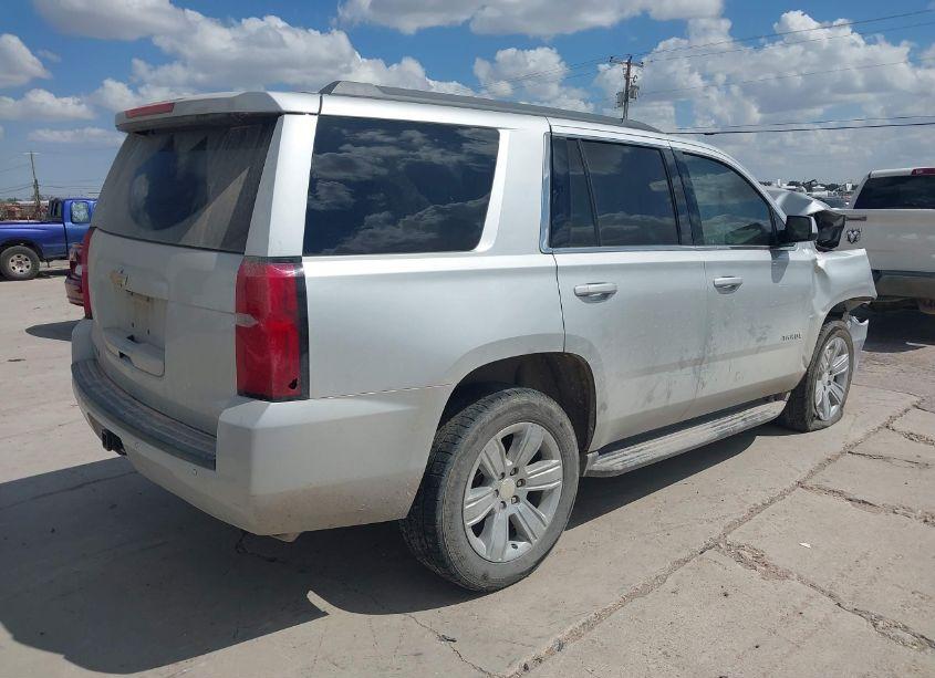 Photo 4 of 2018 Chevrolet Tahoe LT (VIN 1GNSCBKC2JR111429)