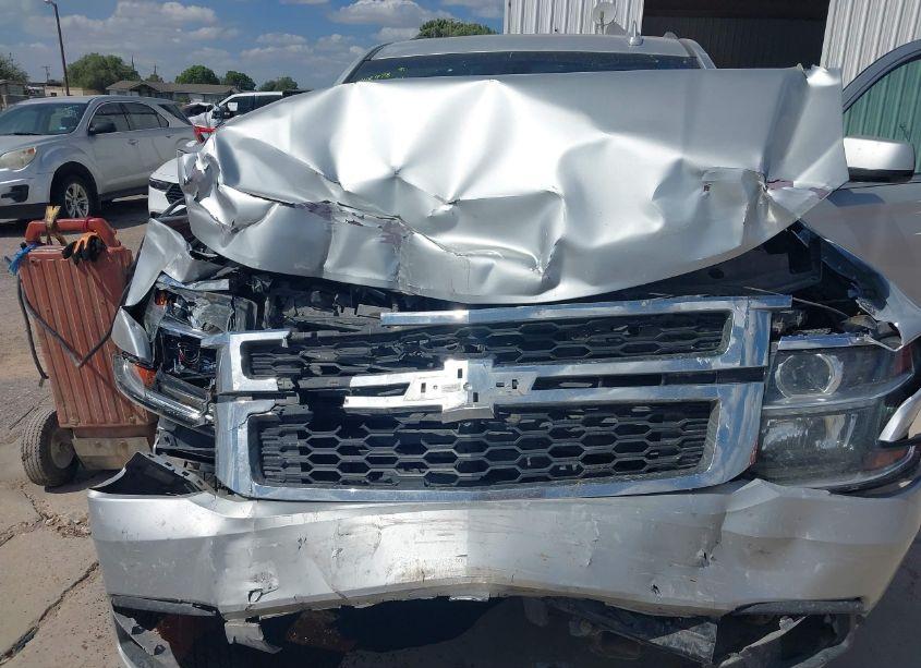 Photo 6 of 2018 Chevrolet Tahoe LT (VIN 1GNSCBKC2JR111429)