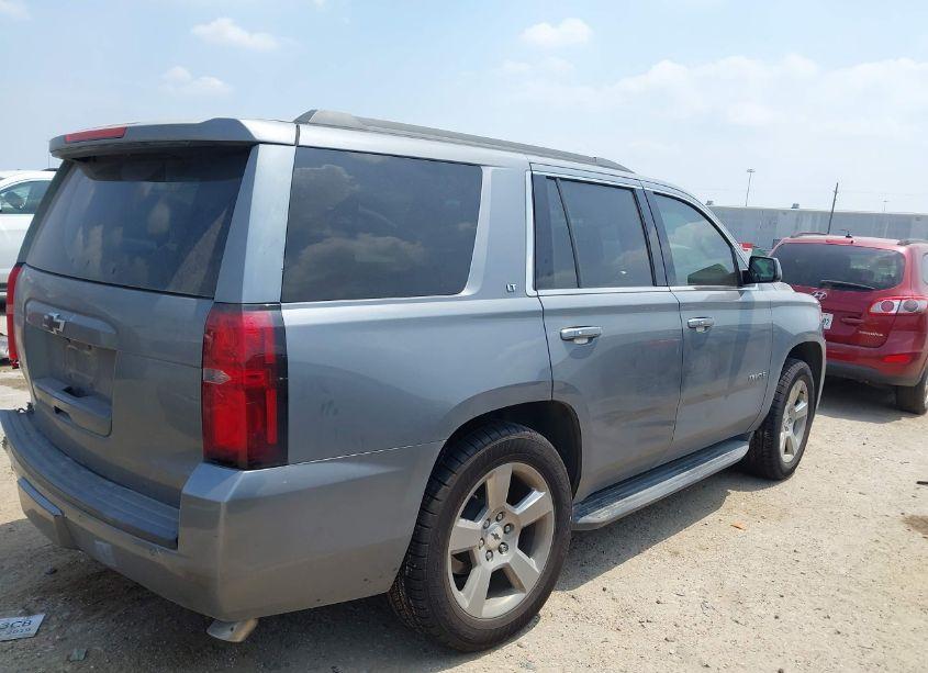 Photo 4 of 2019 Chevrolet Tahoe LT (VIN 1GNSCBKC2KR396702)