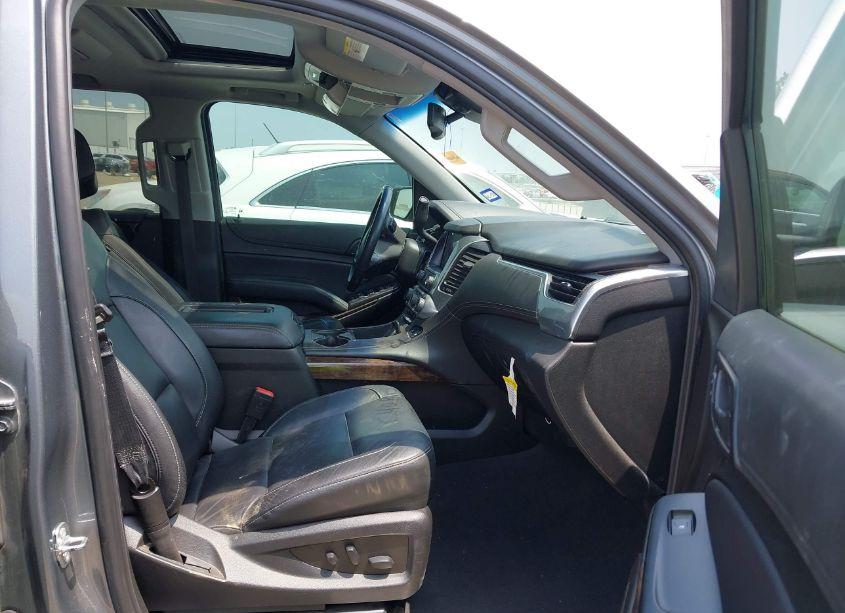Photo 5 of 2019 Chevrolet Tahoe LT (VIN 1GNSCBKC2KR396702)