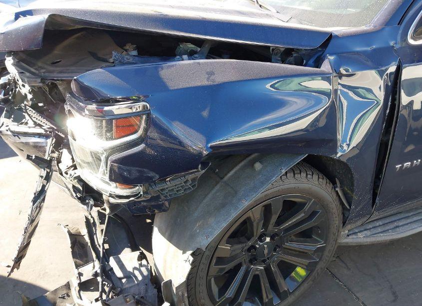 Photo 20 of 2019 Chevrolet Tahoe LT (VIN 1GNSCBKC3KR366480)