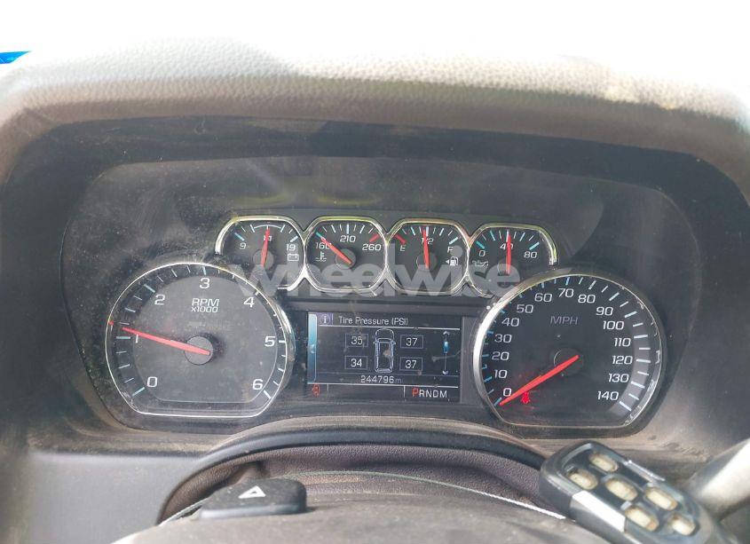 Photo 7 of 2015 Chevrolet Tahoe LT (VIN 1GNSCBKC4FR182543)