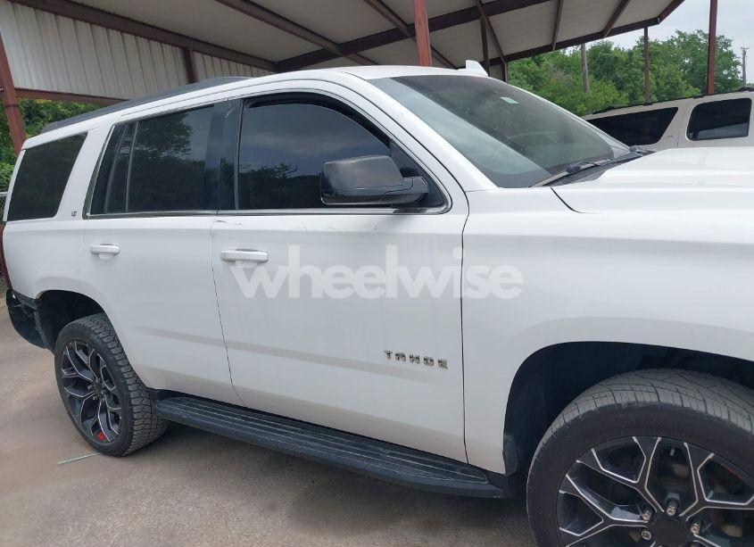 Photo 13 of 2015 Chevrolet Tahoe LT (VIN 1GNSCBKC4FR530776)