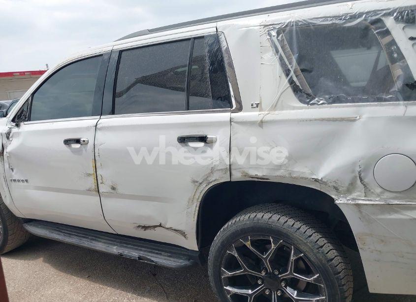 Photo 14 of 2015 Chevrolet Tahoe LT (VIN 1GNSCBKC4FR530776)