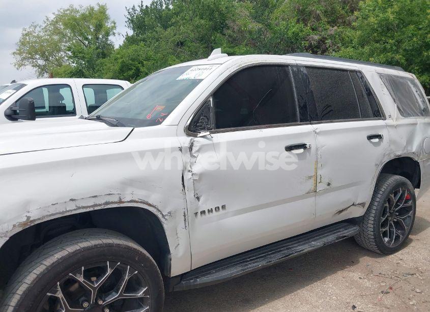 Photo 6 of 2015 Chevrolet Tahoe LT (VIN 1GNSCBKC4FR530776)