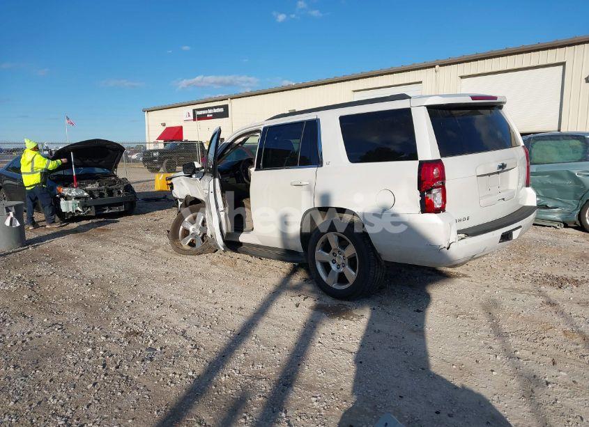 Photo 3 of 2016 Chevrolet Tahoe LT (VIN 1GNSCBKC4GR464926)