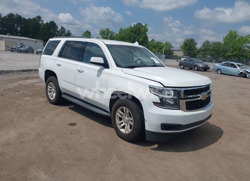 2017 Chevrolet Tahoe LT (VIN 1GNSCBKC4HR170217) main photo