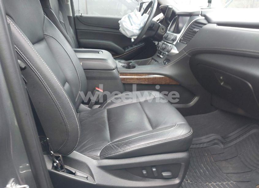 Photo 5 of 2019 Chevrolet Tahoe LT (VIN 1GNSCBKC4KR147432)