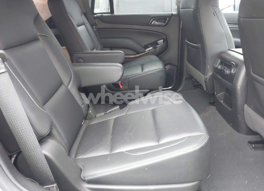 Photo 8 of 2019 Chevrolet Tahoe LT (VIN 1GNSCBKC4KR147432)