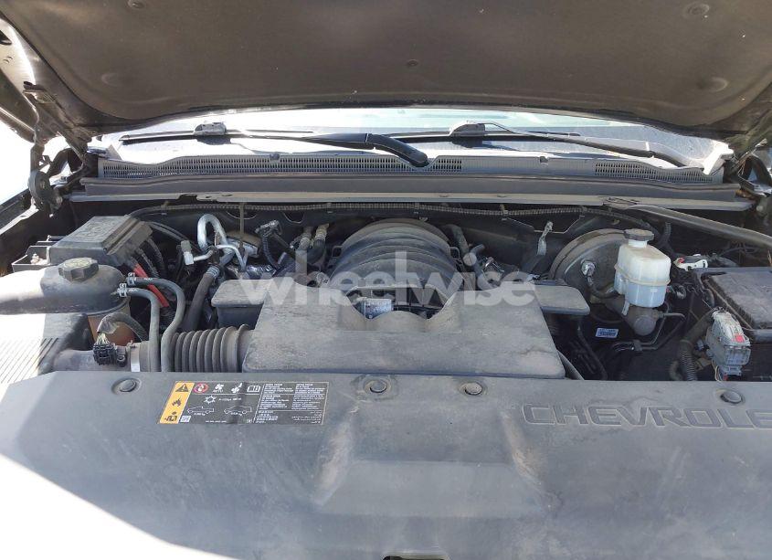 Photo 10 of 2019 Chevrolet Tahoe LT (VIN 1GNSCBKC4KR231153)