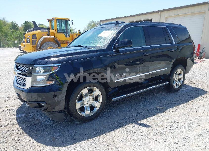 Photo 2 of 2019 Chevrolet Tahoe LT (VIN 1GNSCBKC4KR231153)