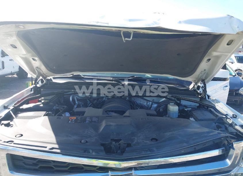 Photo 10 of 2015 Chevrolet Tahoe LT (VIN 1GNSCBKC5FR296745)