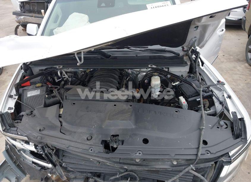 Photo 10 of 2018 Chevrolet Tahoe LT (VIN 1GNSCBKC5JR323595)