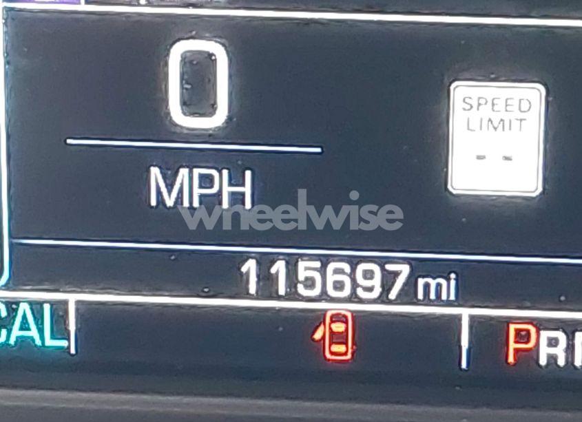 Photo 16 of 2018 Chevrolet Tahoe LT (VIN 1GNSCBKC5JR323595)