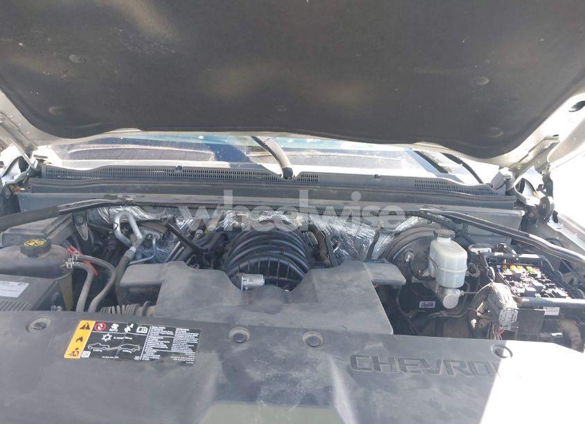 Photo 10 of 2017 Chevrolet Tahoe LT (VIN 1GNSCBKC6HR233401)