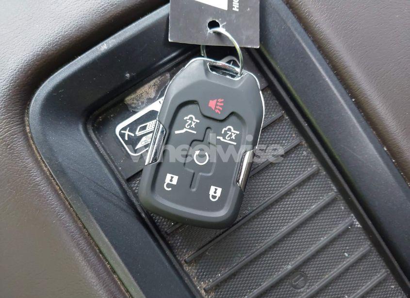 Photo 11 of 2016 Chevrolet Tahoe LT (VIN 1GNSCBKC7GR382401)