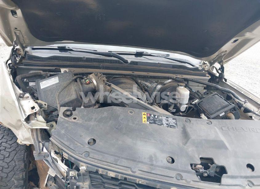 Photo 10 of 2017 Chevrolet Tahoe LT (VIN 1GNSCBKC7HR191272)