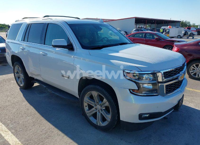 2018 Chevrolet Tahoe LT (VIN 1GNSCBKC7JR101043) main photo