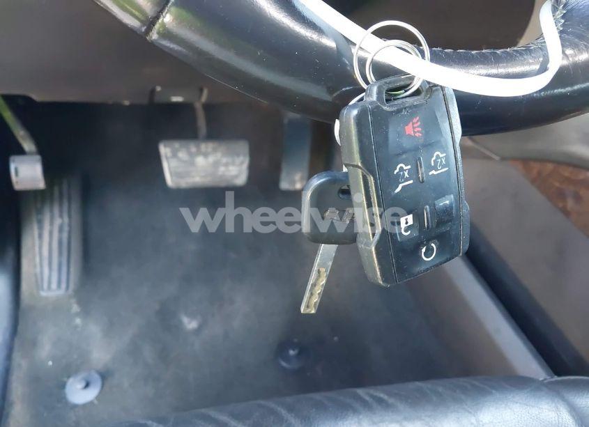 Photo 11 of 2018 Chevrolet Tahoe LT (VIN 1GNSCBKC7JR254859)