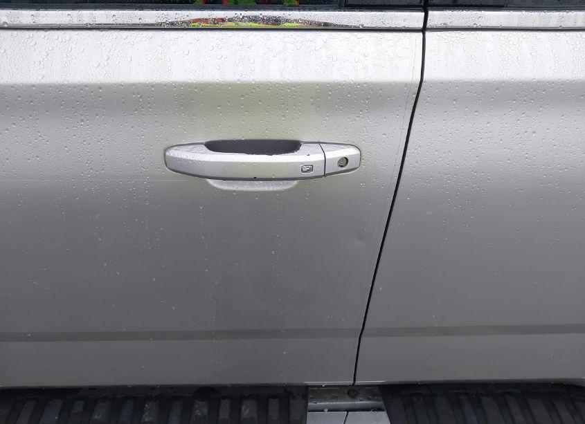 Photo 19 of 2020 Chevrolet Tahoe 2WD LT (VIN 1GNSCBKC7LR264245)