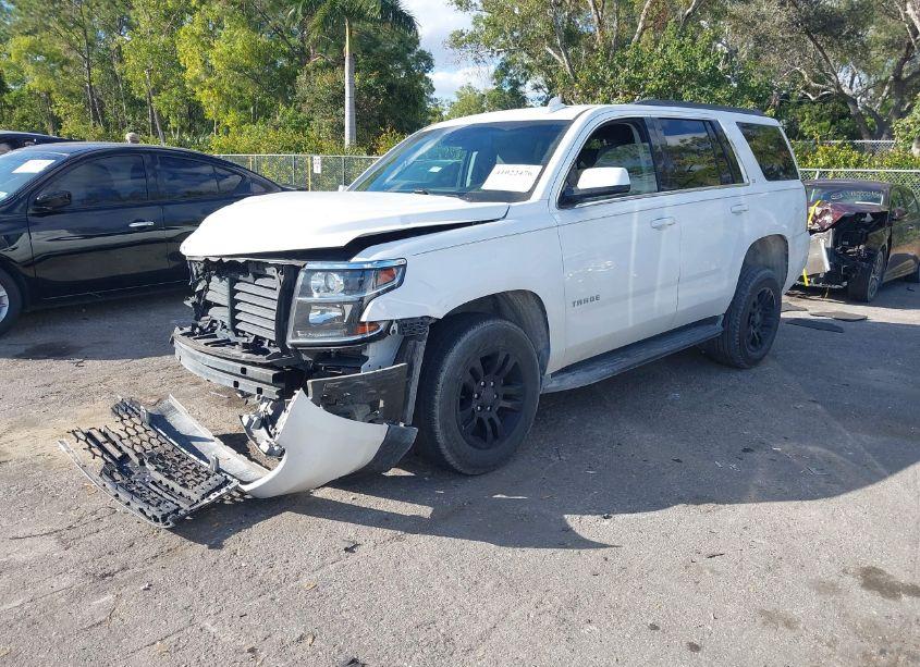 Photo 2 of 2019 Chevrolet Tahoe LT (VIN 1GNSCBKC8KR118760)