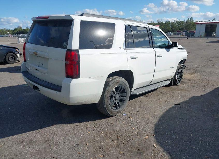 Photo 4 of 2019 Chevrolet Tahoe LT (VIN 1GNSCBKC8KR118760)
